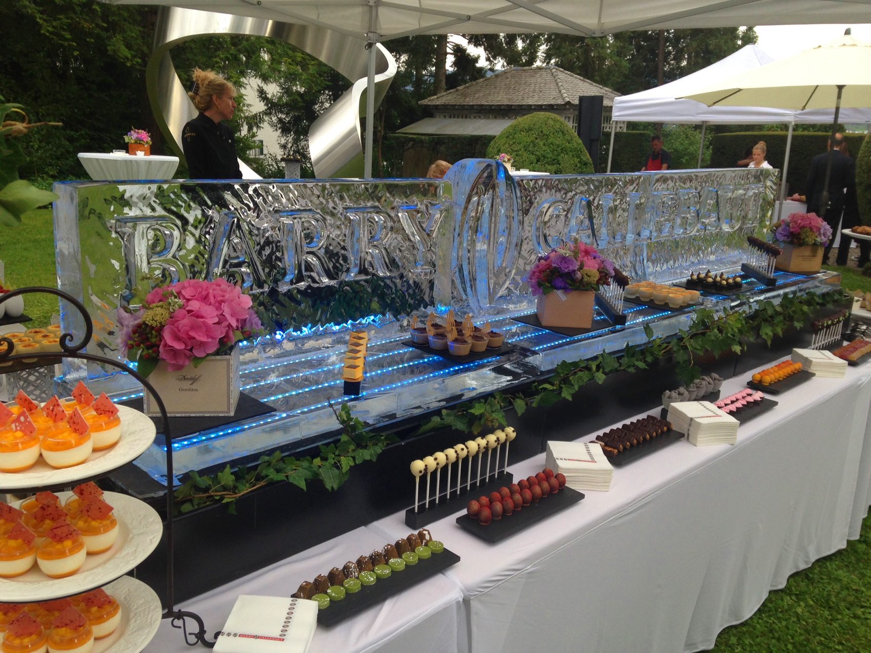 Eis-Bar am Apéro-Buffet im Freien